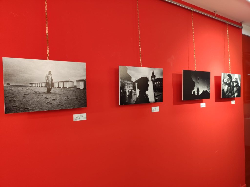 La mostra "Cronache dalla finzione"