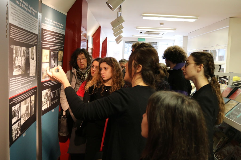 Mese della Memoria - Visita guidata dell'Istituto Pitagora Bari alla Mostra Auschwitz 01_02_19