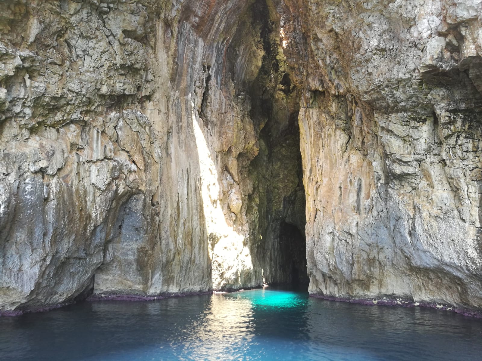 Escursioni in Barca delle Grotte Marine di Santa Maria di Leuca