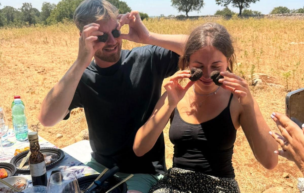 Esperienza di caccia al tartufo con degustazione