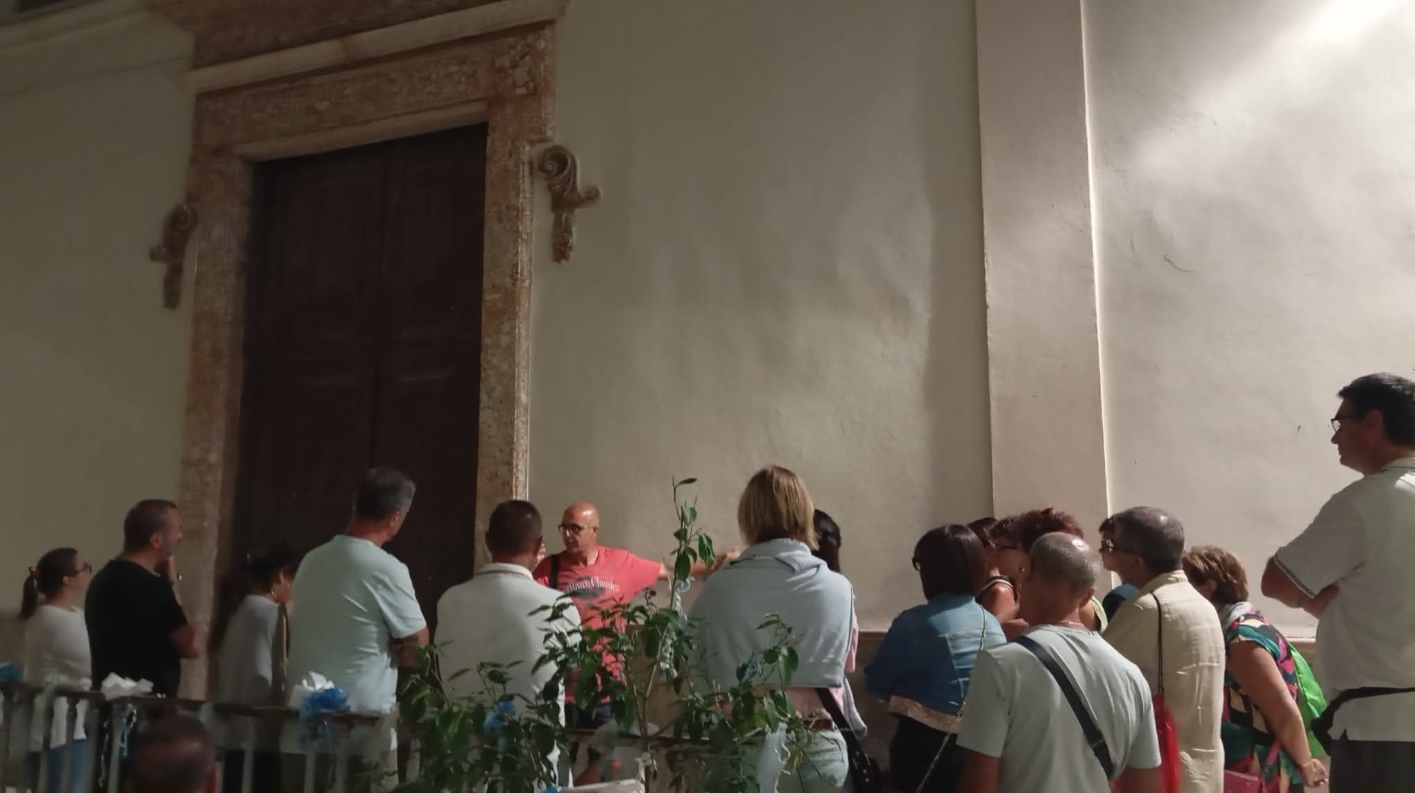 Aperitivando - Visita guidata al chiaro di luna per il centro storico con aperitivo finale