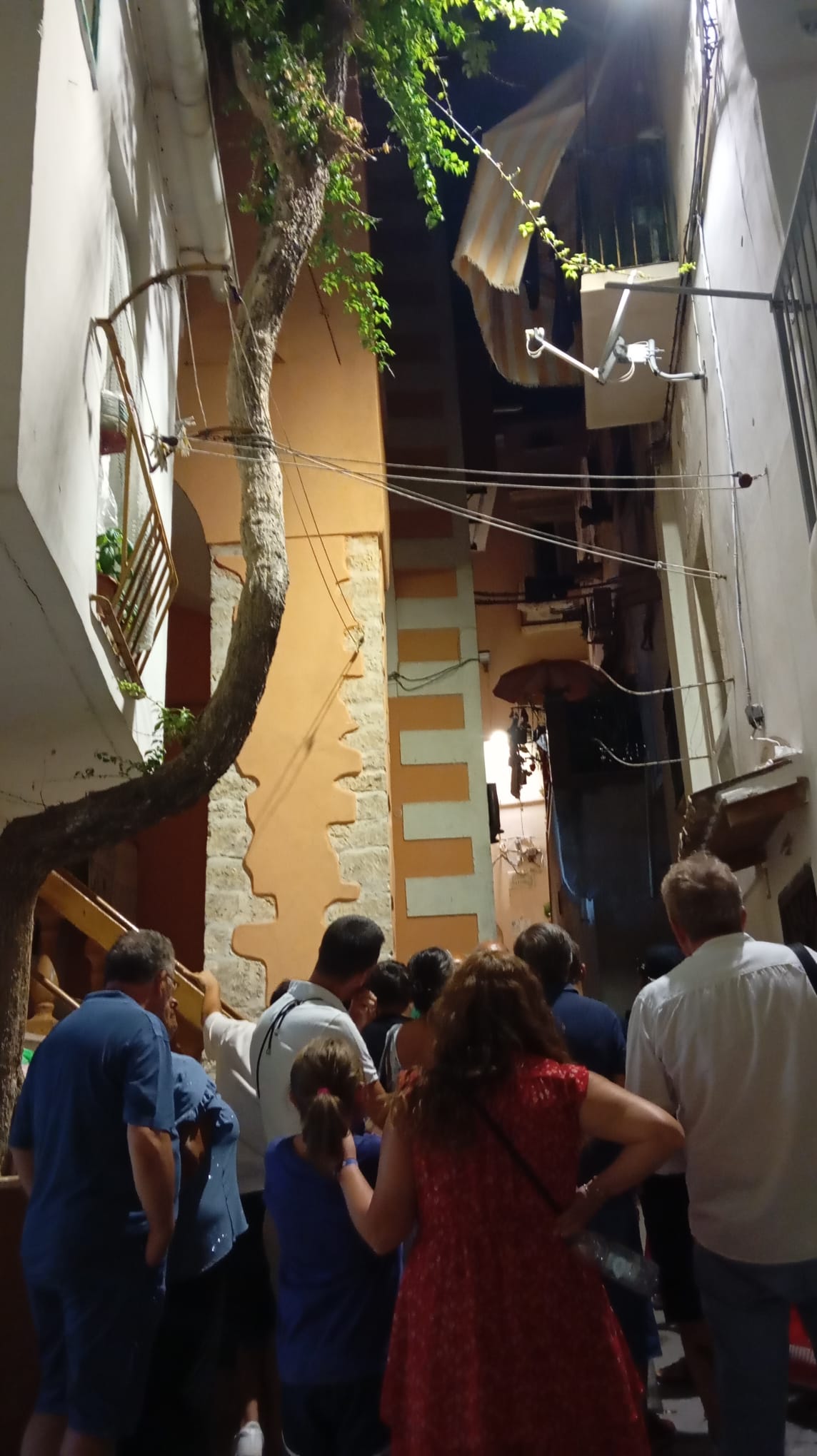 Aperitivando - Visita guidata al chiaro di luna per il centro storico con aperitivo finale