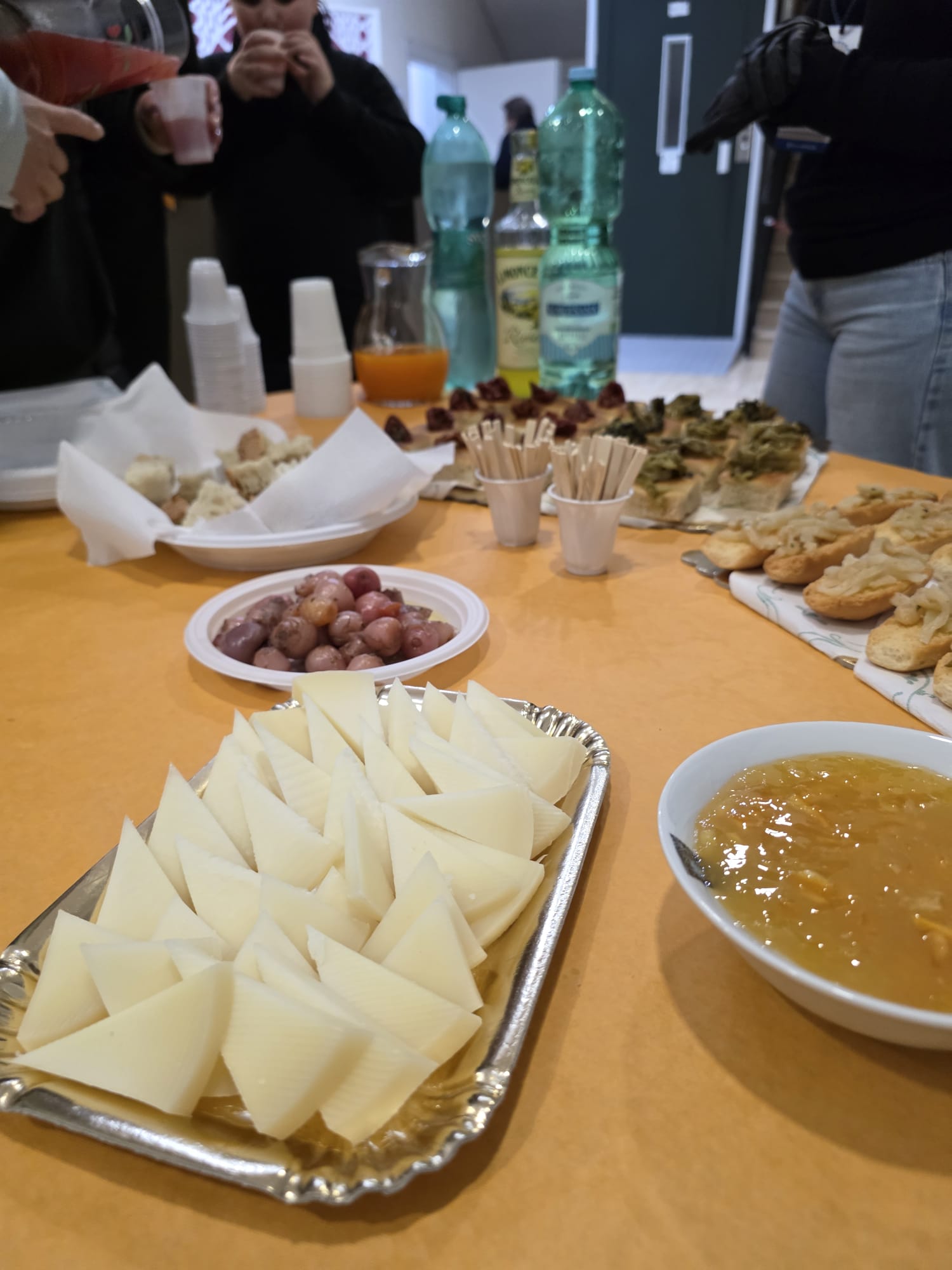 Aperitivando - Visita guidata al chiaro di luna per il centro storico con aperitivo finale