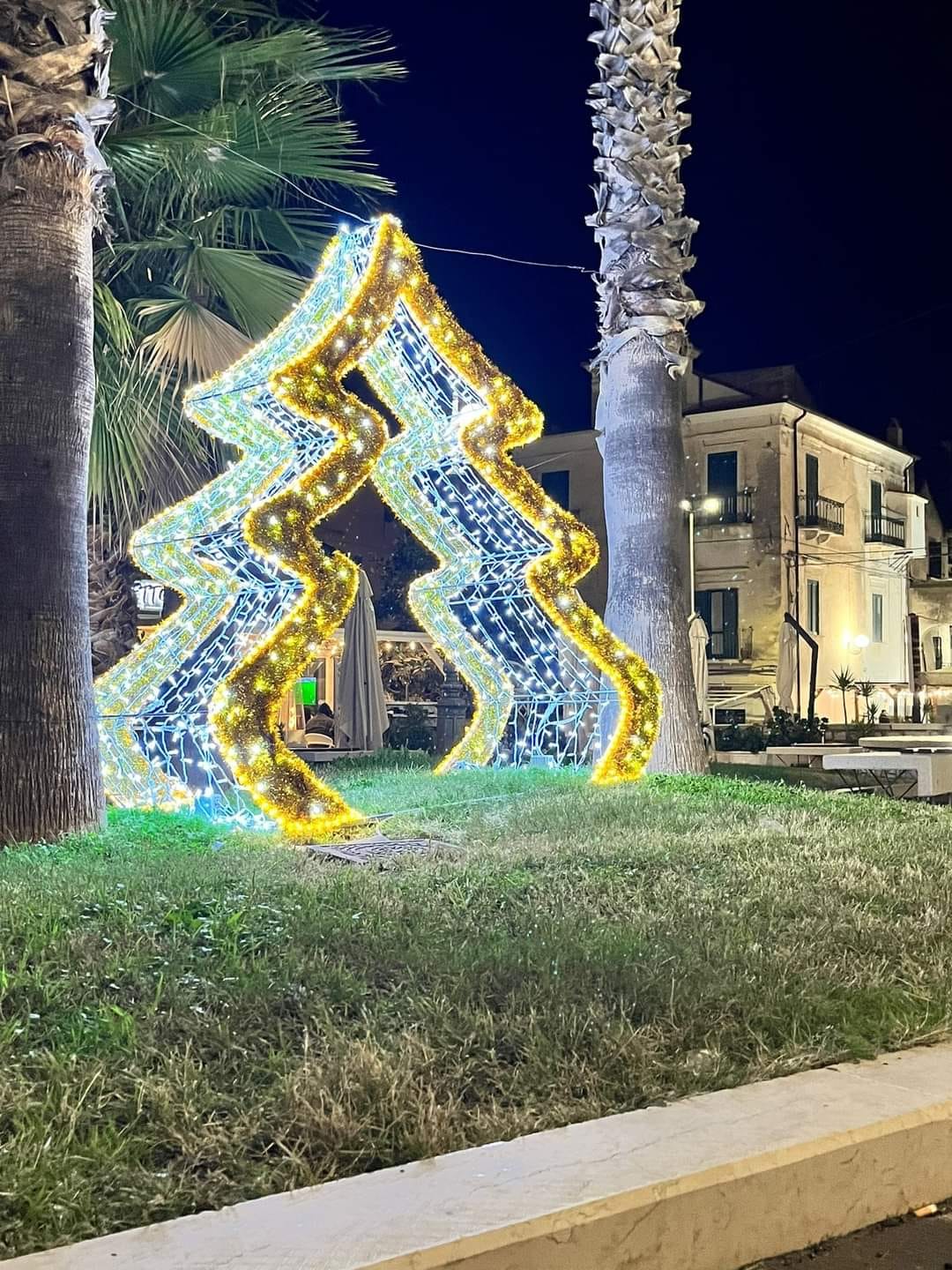 Festa di San Nicola e accensione delle luminarie e del grande albero di Natale