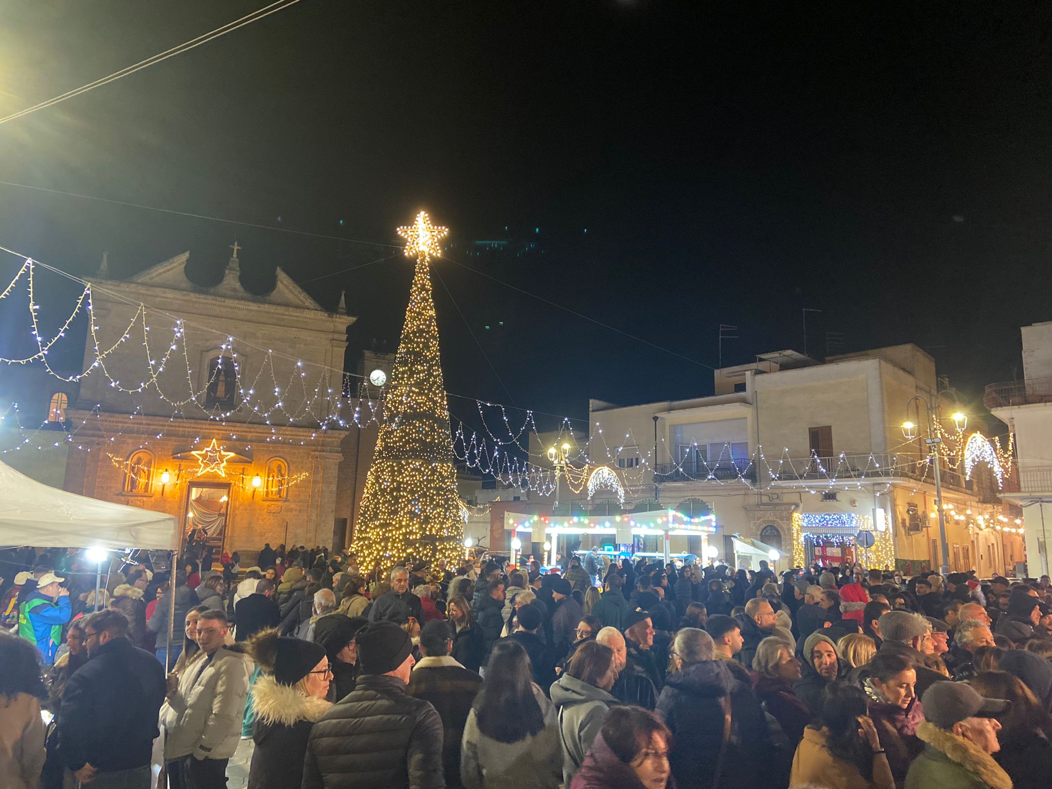 Luci di Natale: Le Tradizioni di Santa Lucia, l'Immacolata e l'Epifania