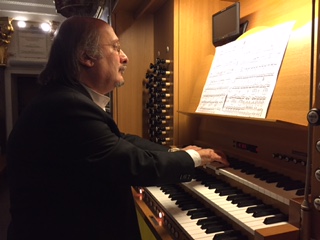 Ennio Cominetti chiude ArmoniE di Natale nei Quartieri