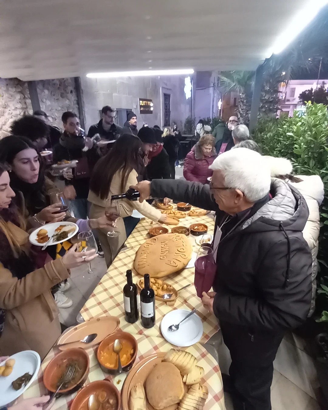 IL RACCONTO DI UN TERRITORIO percorsi enogastronomici e storici nel borgo antico di  Scorrano