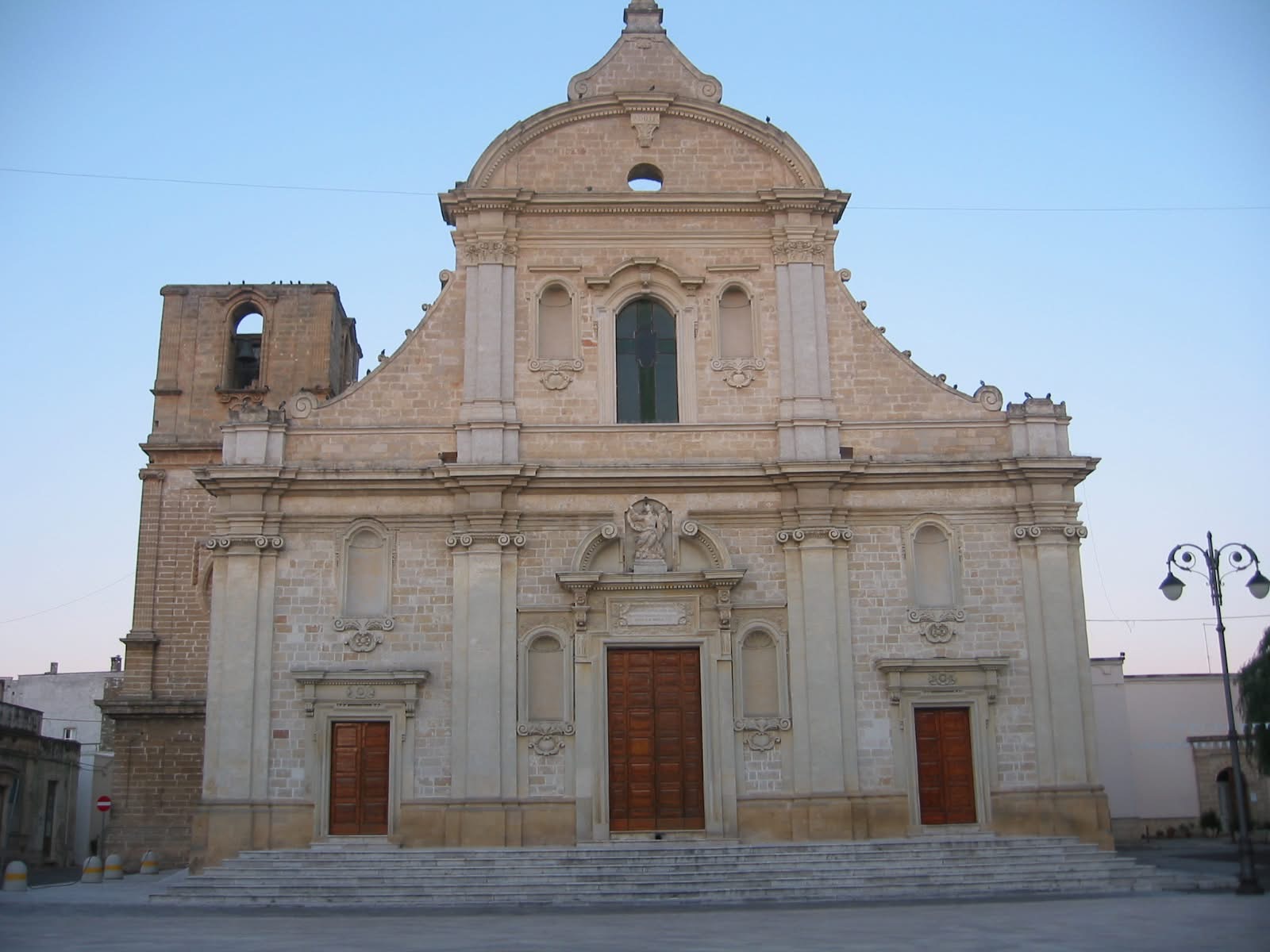VIN-TOUR NELLE TERRE DEL NEGROAMARO