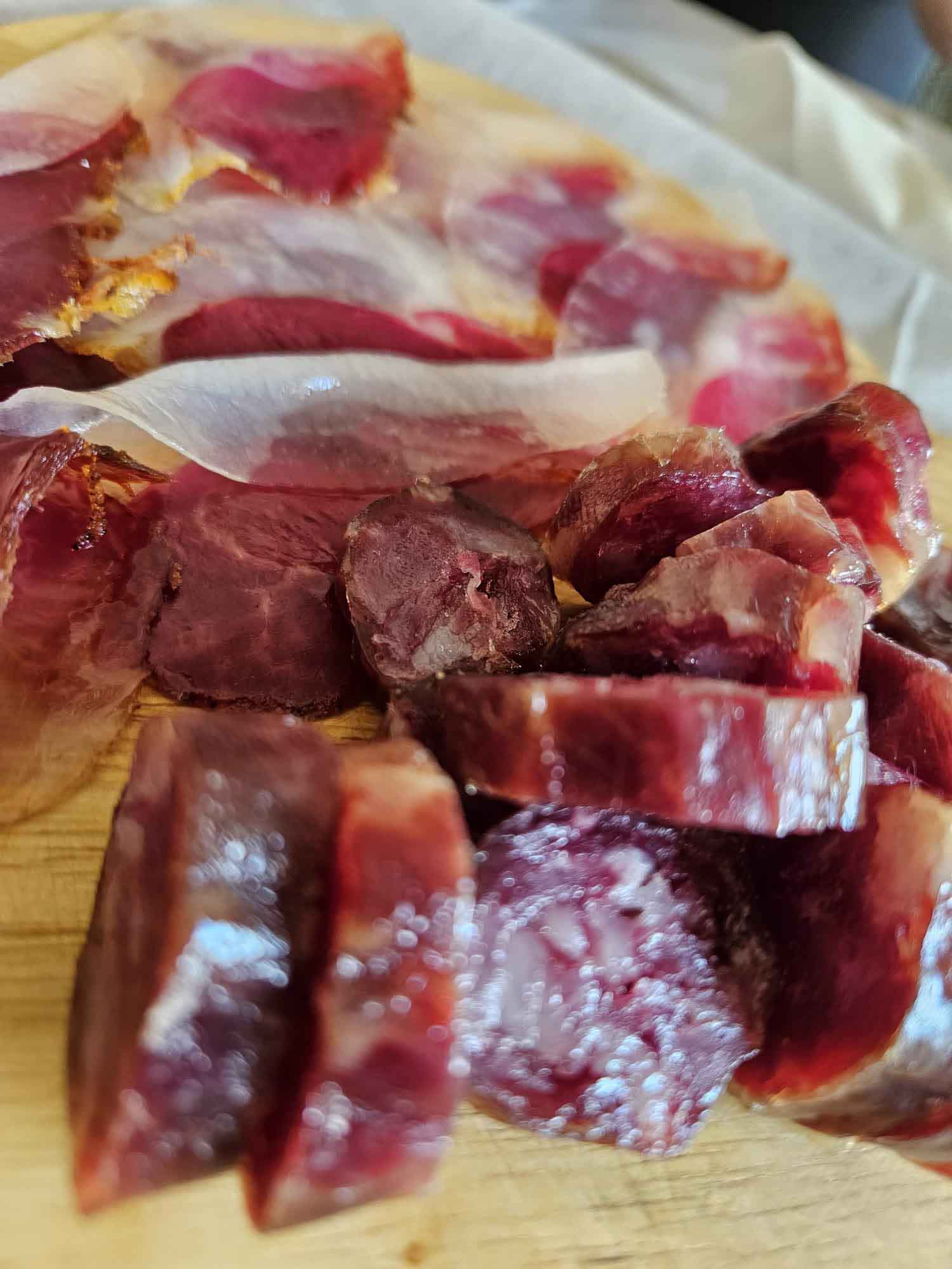 La Mangalica protagonista a Roseto Valfortore: il maiale "riccio" che conquista la gastronomia d'eccellenza