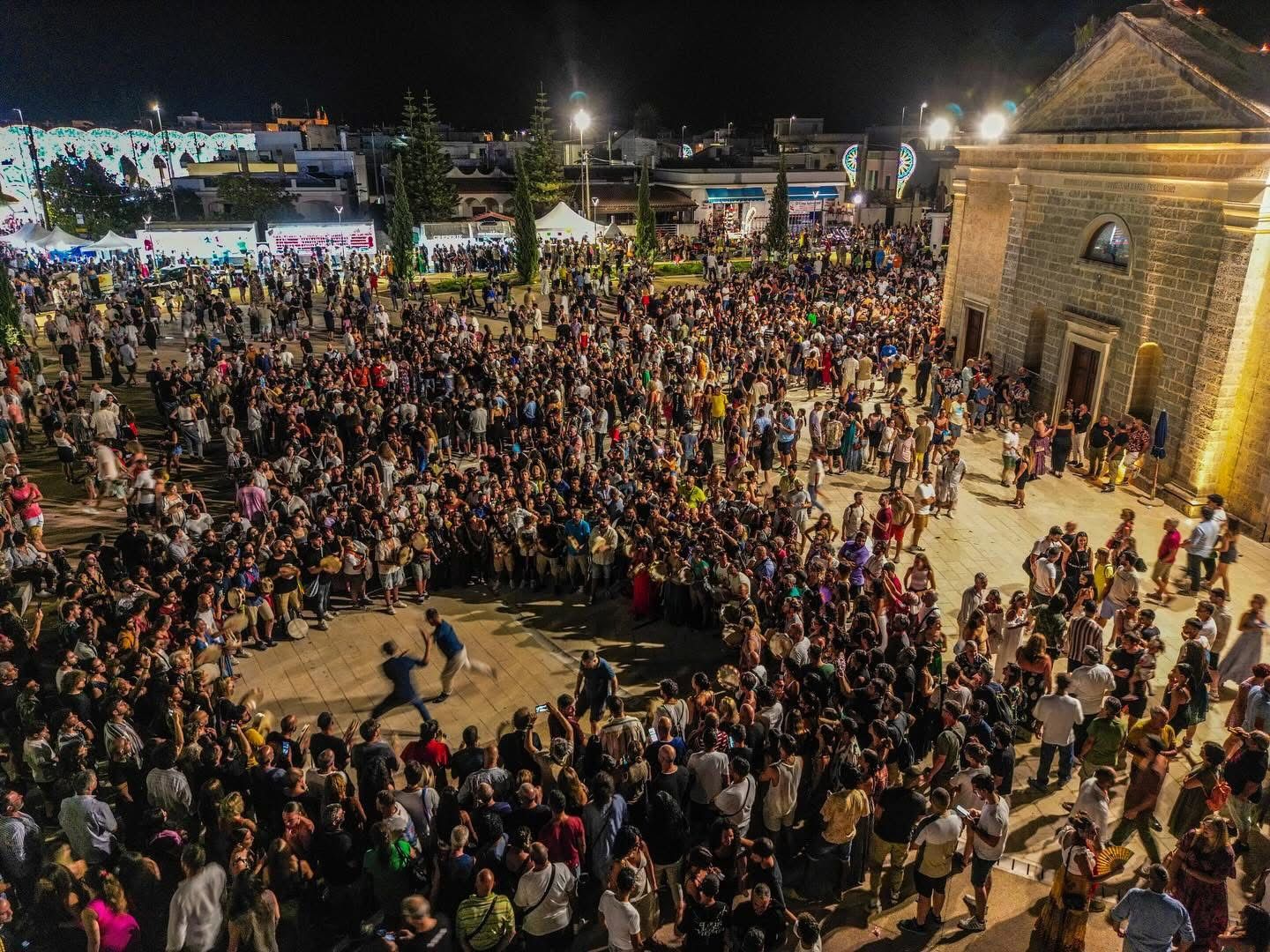 MEPI - (LE) La Notte delle Ronde e della Danza Scherma nella Festa di San Rocco a Torrepaduli (La Notte di San Rocco a Torrepaduli)