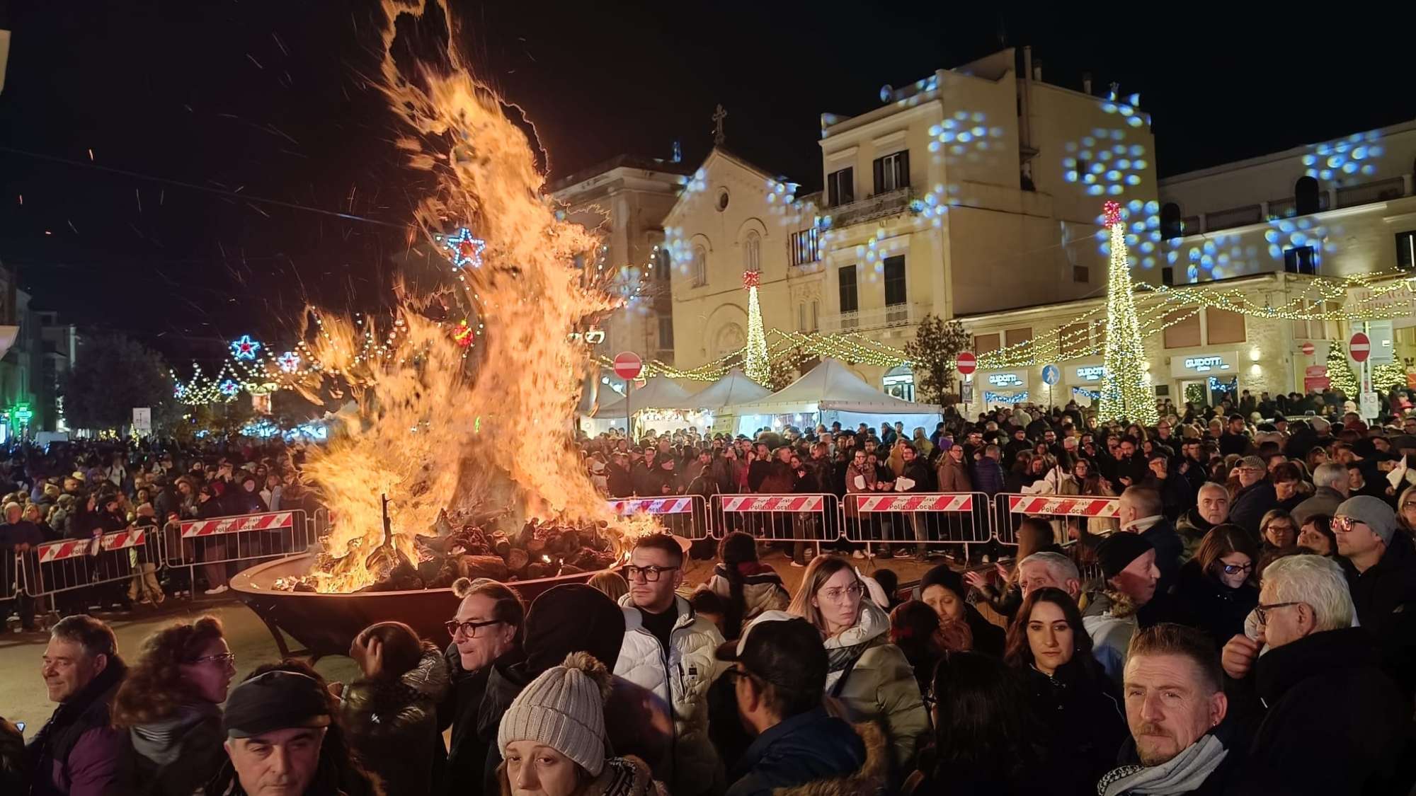 MEPI - (BA) Jò a Jò-Tradizionale Falò di Santa Lucia di Corato